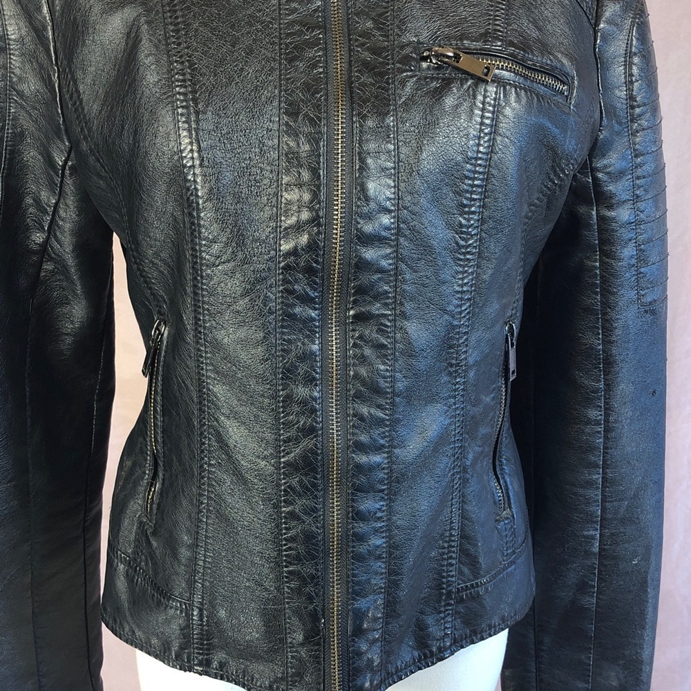 Black Vegan Leather Moto Jacket - Women's Stylish Zip Front Size Medium - Picture 6 of 17